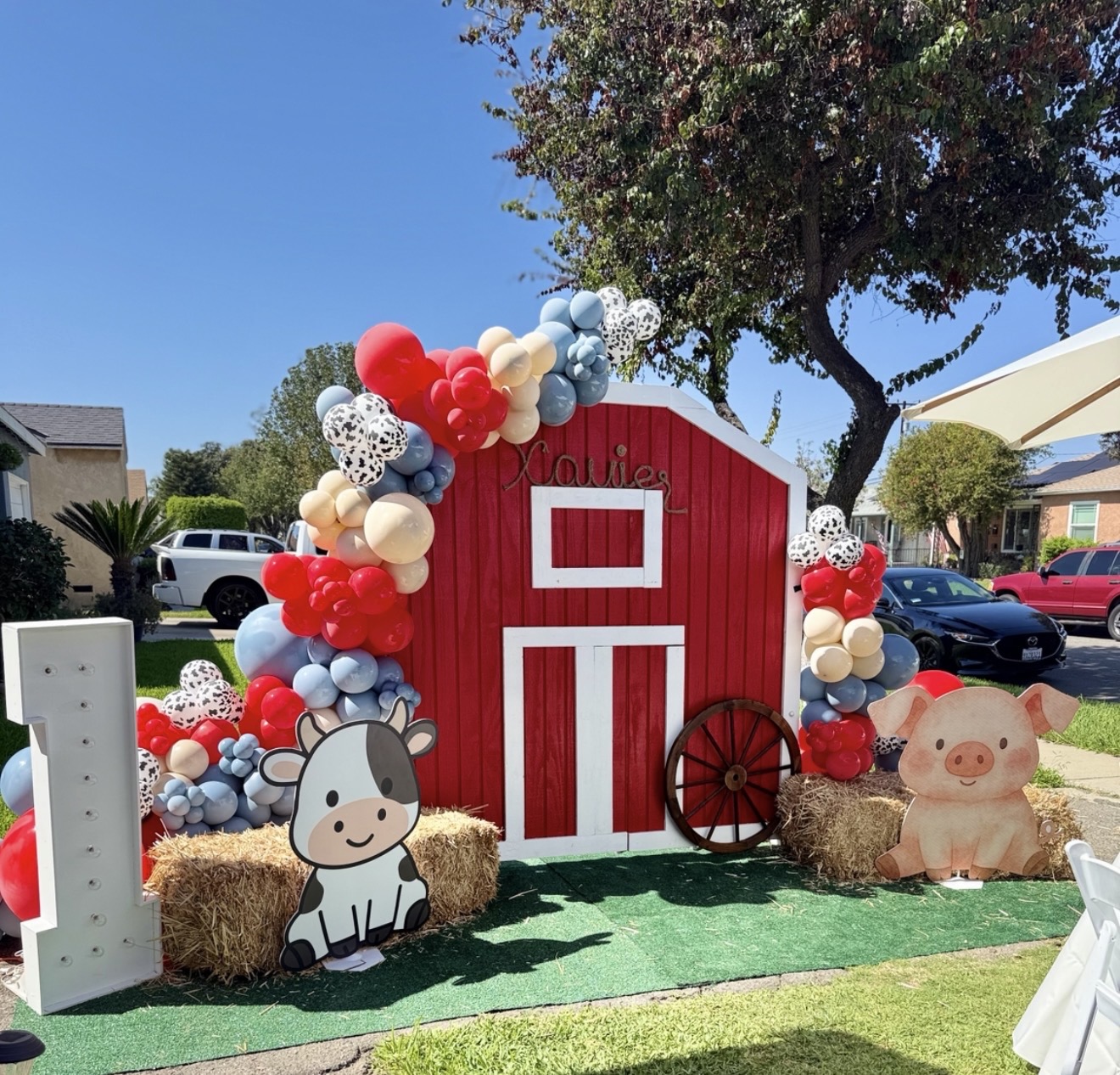 Farm themed first birthday balloon display